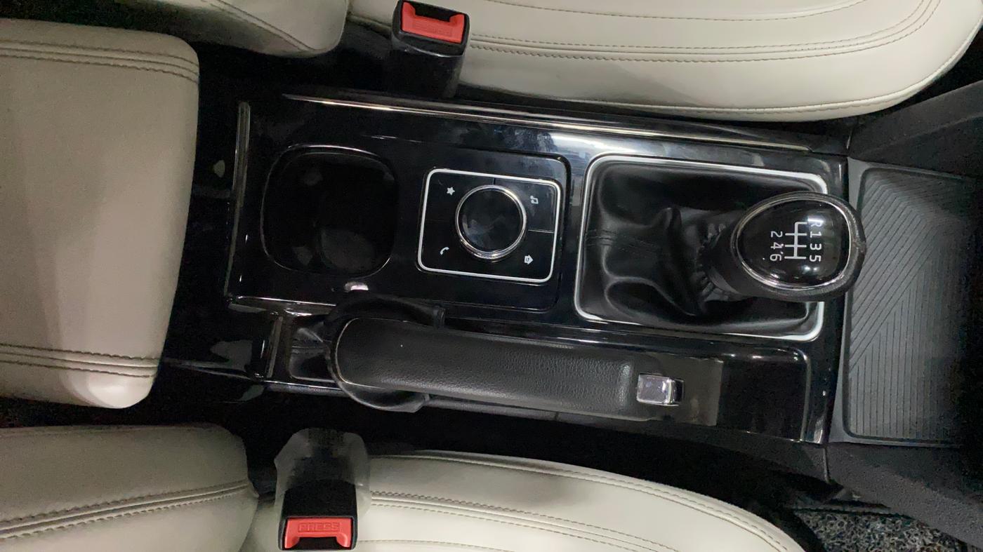 2024 Mahindra XUV700 AX 7 D MT 7 STR, Diesel, Manual, 19,527 km, Gear Lever