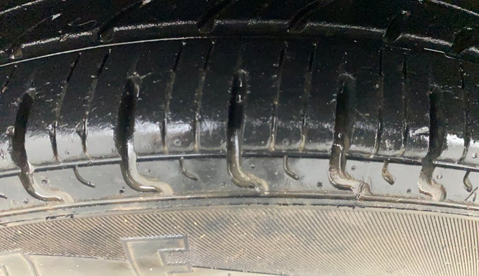 2018 Renault Kwid RXT 1.0 AMT (O), Petrol, Automatic, 25,925 km, Left Front Tyre Tread