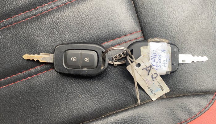 2018 Renault Kwid RXT 1.0 AMT (O), Petrol, Automatic, 25,925 km, Key Close Up