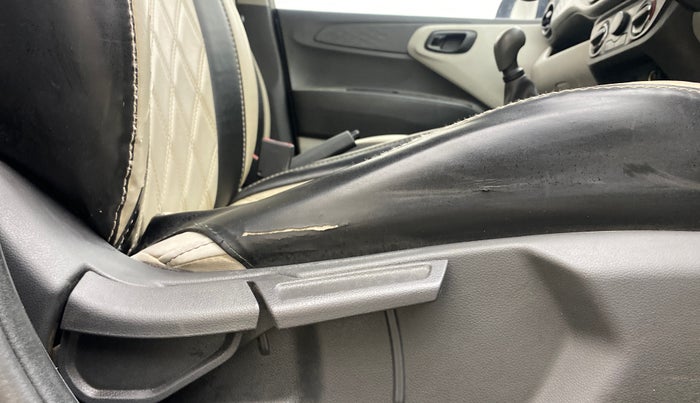 2022 Hyundai GRAND I10 NIOS MAGNA 1.2 KAPPA VTVT, Petrol, Manual, 65,523 km, Driver Side Adjustment Panel