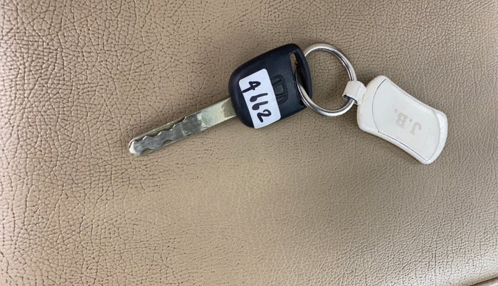 2016 Honda Amaze 1.2L I-VTEC S, Petrol, Manual, 56,855 km, Key Close Up