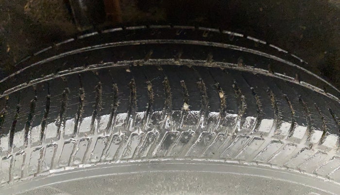 2016 Ford Ecosport AMBIENTE 1.5L PETROL, CNG, Manual, 72,571 km, Right Rear Tyre Tread