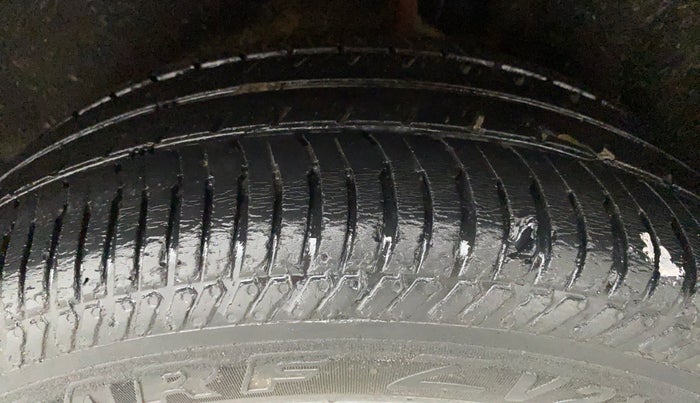 2016 Ford Ecosport AMBIENTE 1.5L PETROL, CNG, Manual, 72,571 km, Left Rear Tyre Tread