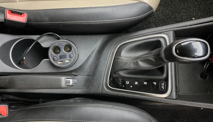2018 Hyundai Verna 1.6 VTVT SX (O) AT, Petrol, Automatic, 81,555 km, Gear Lever