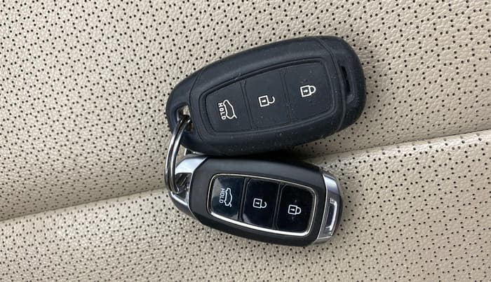 2018 Hyundai Verna 1.6 VTVT SX (O) AT, Petrol, Automatic, 81,555 km, Key Close Up