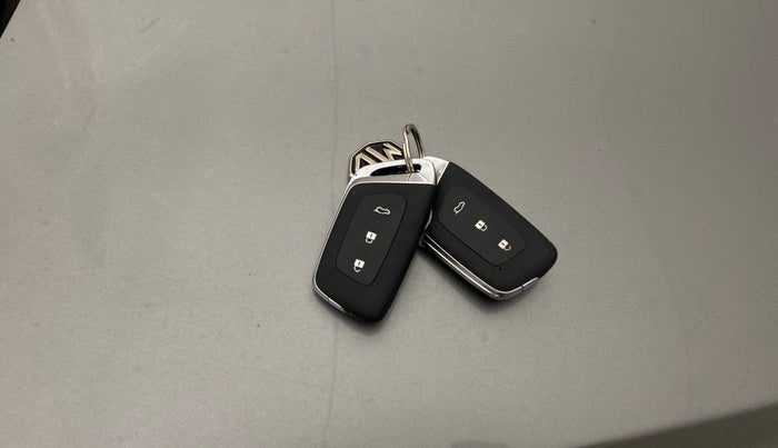 2021 MG HECTOR SHARP 1.5 DCT PETROL, Petrol, Automatic, 37,790 km, Key Close Up