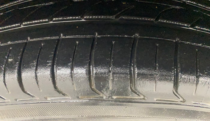 2012 Hyundai i20 ASTA 1.4 CRDI, Diesel, Manual, 1,05,124 km, Left Front Tyre Tread