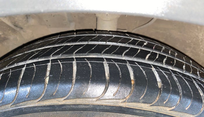 2016 Hyundai Creta S 1.6 PETROL, Petrol, Manual, 30,853 km, Left Front Tyre Tread