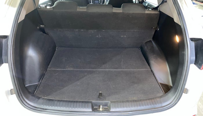 2016 Hyundai Creta S 1.6 PETROL, Petrol, Manual, 30,853 km, Boot Inside