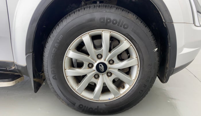2018 Mahindra XUV500 W9, Diesel, Manual, 65,454 km, Right Front Wheel