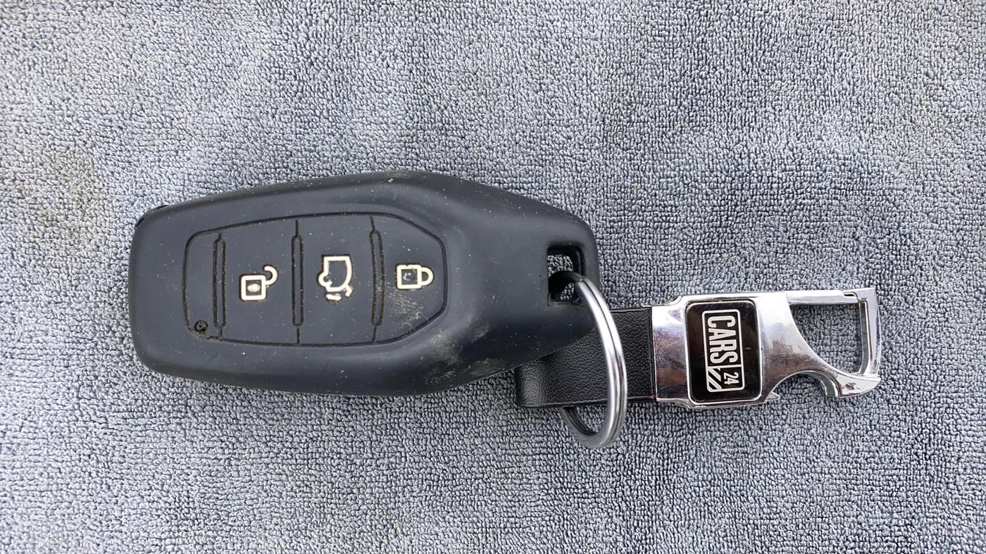 2018 Mahindra XUV500 W9, Diesel, Manual, 65,454 km, Key Close Up