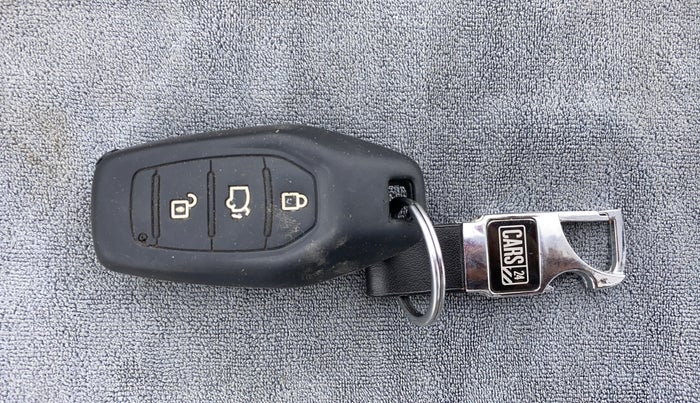 2018 Mahindra XUV500 W9, Diesel, Manual, 65,454 km, Key Close Up