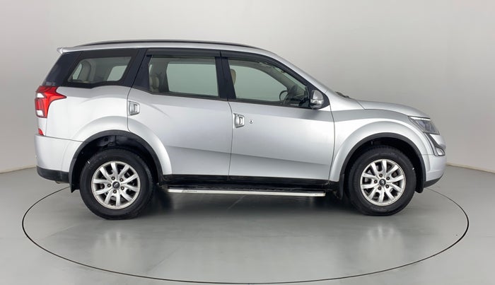 2018 Mahindra XUV500 W9, Diesel, Manual, 65,454 km, Right Side View