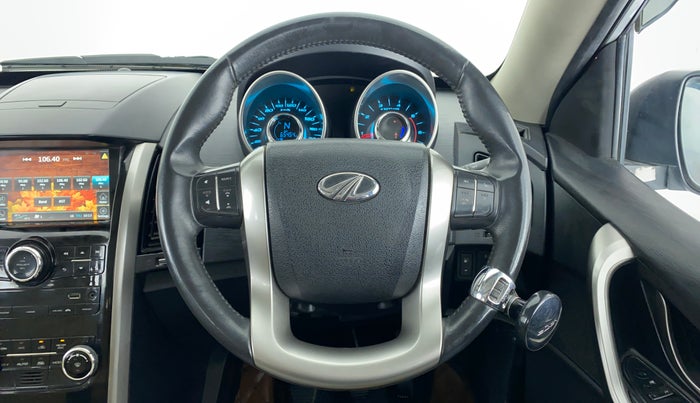 2018 Mahindra XUV500 W9, Diesel, Manual, 65,454 km, Steering Wheel Close Up