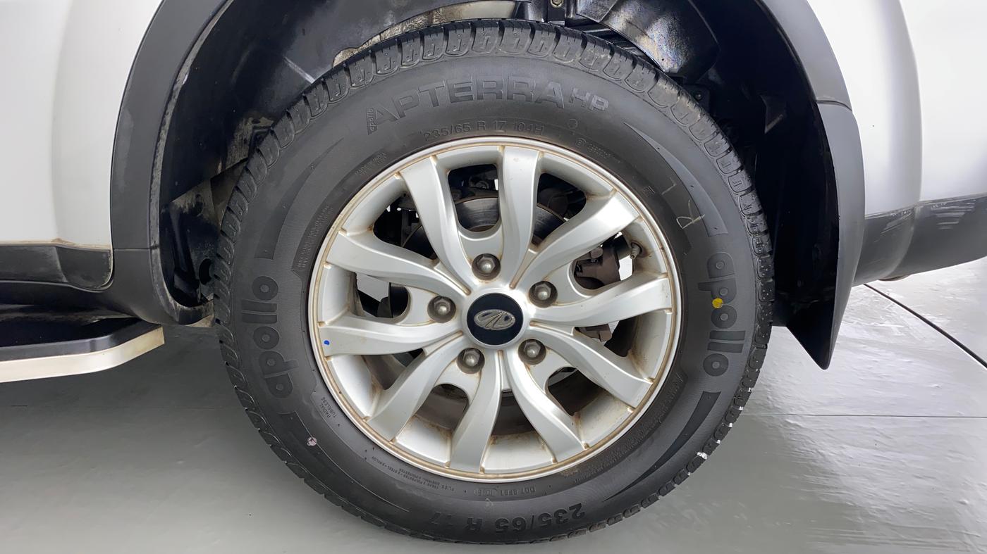 2018 Mahindra XUV500 W9, Diesel, Manual, 65,454 km, Left Rear Wheel
