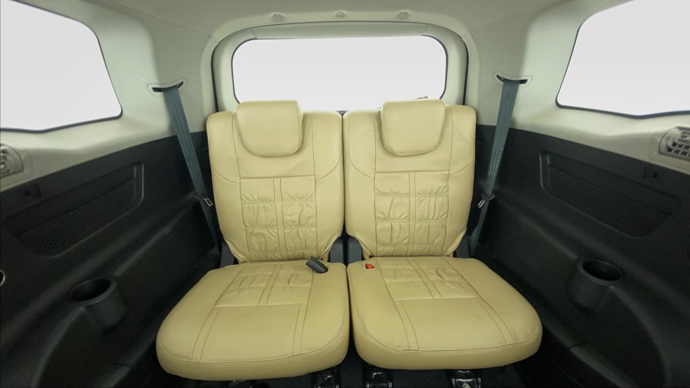 2018 Mahindra XUV500 W9, Diesel, Manual, 65,454 km, Third Seat Row ( optional )