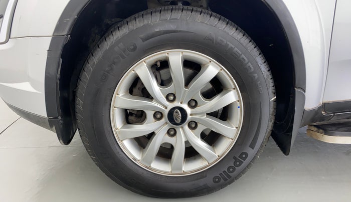 2018 Mahindra XUV500 W9, Diesel, Manual, 65,454 km, Left Front Wheel