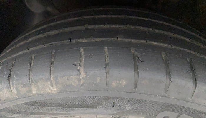 2016 Hyundai Elite i20 ASTA 1.2 (O), Petrol, Manual, 89,426 km, Left Front Tyre Tread