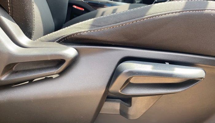 2024 Tata NEXON CREATIVE + SUNROOF 1.2 PETROL, Petrol, Manual, 38,659 km, Driver Side Adjustment Panel