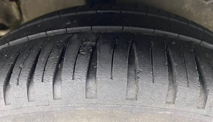 2014 Maruti Celerio VXI AGS, Petrol, Automatic, 89,083 km, Right Rear Tyre Tread