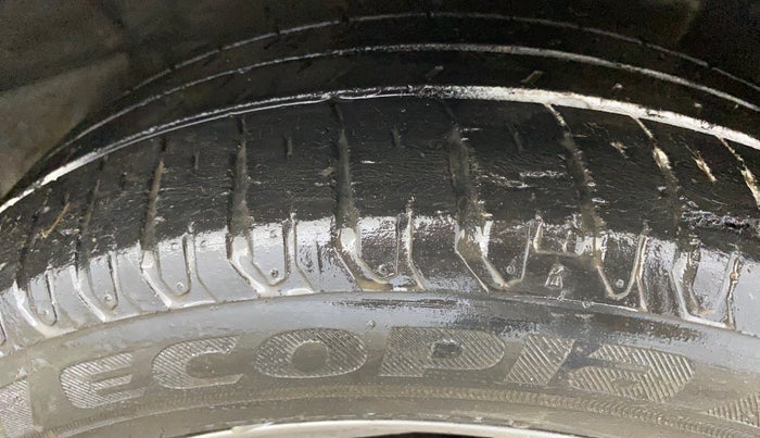 2021 Hyundai Verna SX 1.5 VTVT, Petrol, Manual, 63,756 km, Right Front Tyre Tread