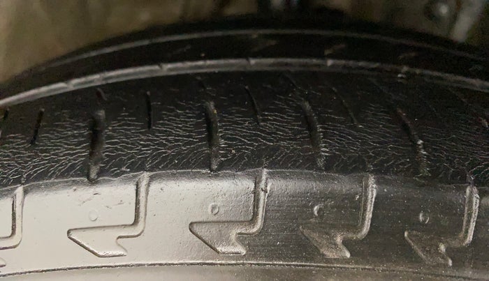 2016 Honda City 1.5L I-VTEC VX CVT, Petrol, Automatic, 1,01,478 km, Right Front Tyre Tread