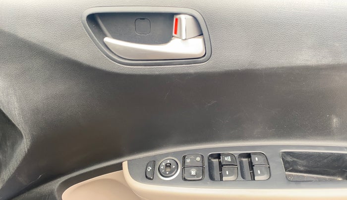 2014 Hyundai Xcent SX AT 1.2 (O), Petrol, Automatic, 66,135 km, Driver Side Door Panels Control