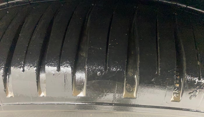 2014 Hyundai Xcent SX AT 1.2 (O), Petrol, Automatic, 66,135 km, Left Front Tyre Tread