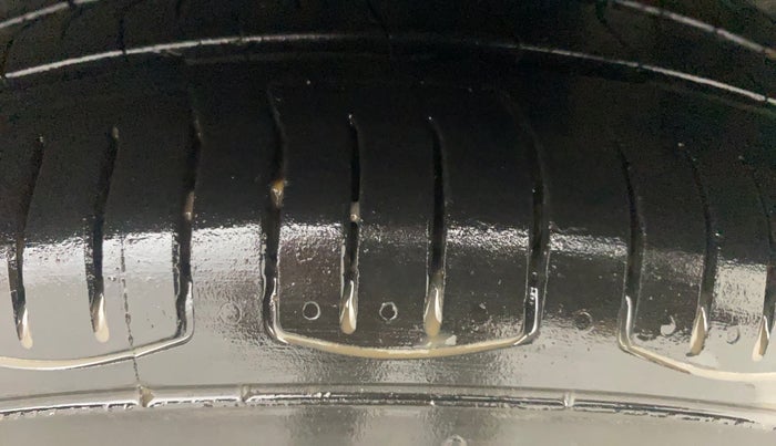 2014 Hyundai Xcent SX AT 1.2 (O), Petrol, Automatic, 66,135 km, Left Rear Tyre Tread