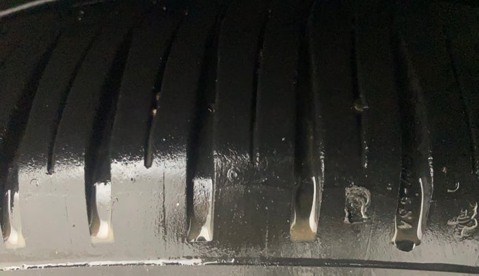 2014 Hyundai Xcent SX AT 1.2 (O), Petrol, Automatic, 66,135 km, Right Front Tyre Tread