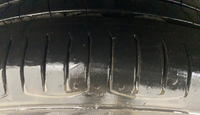 2014 Hyundai Xcent SX AT 1.2 (O), Petrol, Automatic, 66,135 km, Right Rear Tyre Tread