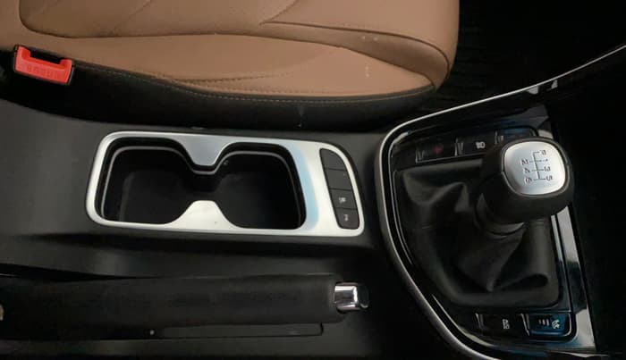 2025 MG HECTOR PLUS SHARP PRO 1.5 TURBO MT 7 STR, Petrol, Manual, 1,516 km, Gear Lever