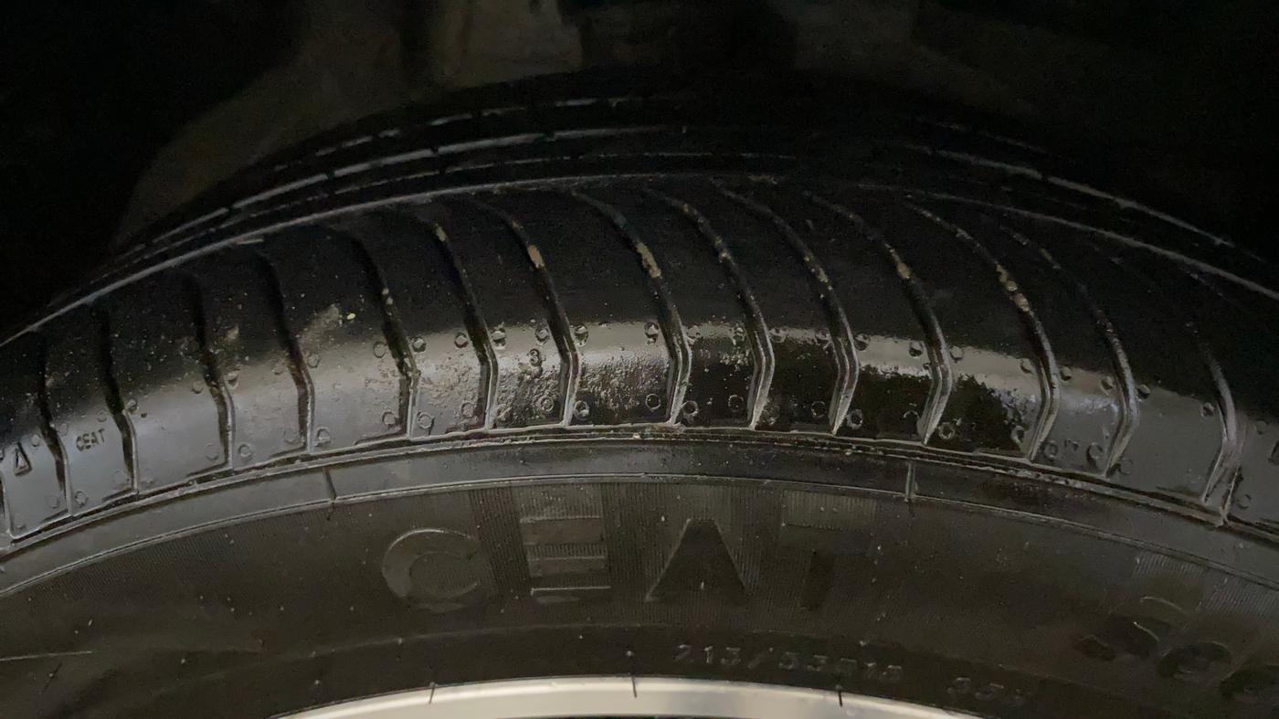 2025 MG HECTOR PLUS SHARP PRO 1.5 TURBO MT 7 STR, Petrol, Manual, 1,516 km, Right Front Tyre Tread