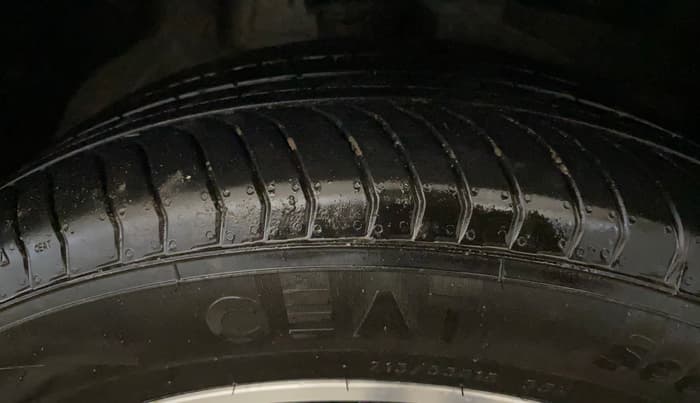2025 MG HECTOR PLUS SHARP PRO 1.5 TURBO MT 7 STR, Petrol, Manual, 1,516 km, Right Front Tyre Tread