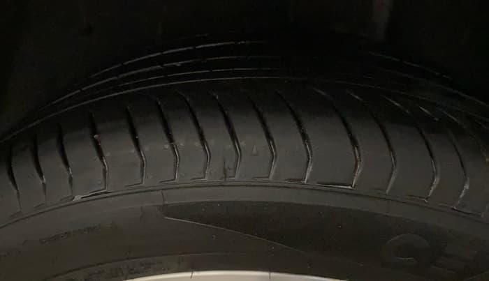 2025 MG HECTOR PLUS SHARP PRO 1.5 TURBO MT 7 STR, Petrol, Manual, 1,516 km, Left Rear Tyre Tread