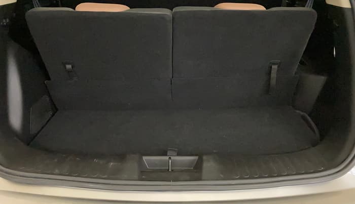 2025 MG HECTOR PLUS SHARP PRO 1.5 TURBO MT 7 STR, Petrol, Manual, 1,516 km, Boot Inside