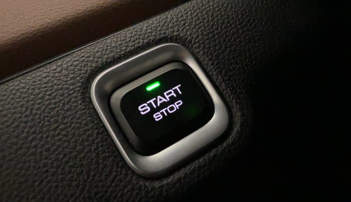 2025 MG HECTOR PLUS SHARP PRO 1.5 TURBO MT 7 STR, Petrol, Manual, 1,516 km, Keyless Start/ Stop Button