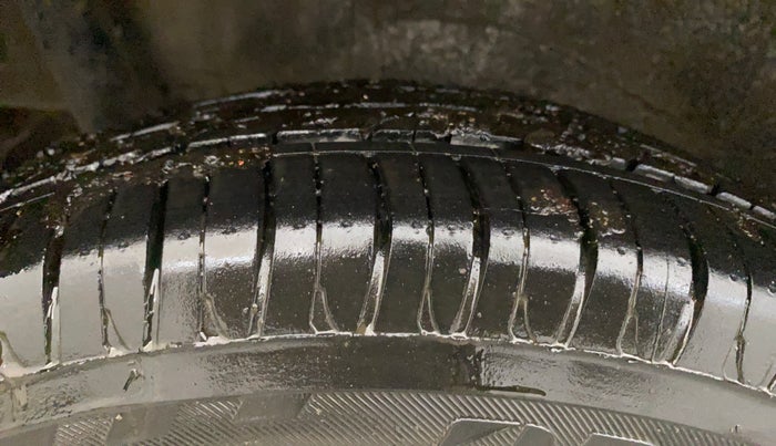 2015 Maruti Wagon R Stingray VXI, Petrol, Manual, 31,893 km, Right Rear Tyre Tread