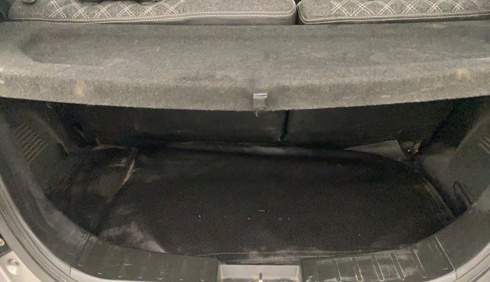 2015 Maruti Wagon R Stingray VXI, Petrol, Manual, 31,893 km, Boot Inside