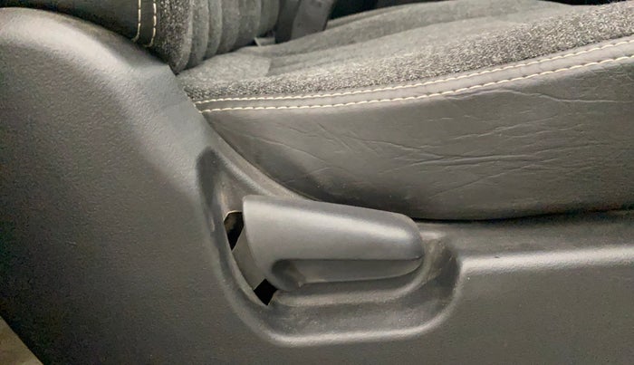 2015 Maruti Wagon R Stingray VXI, Petrol, Manual, 31,893 km, Driver Side Adjustment Panel