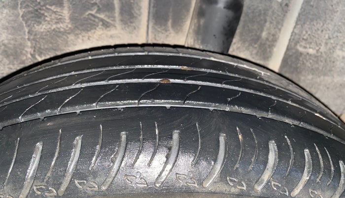 2024 Nissan MAGNITE  XE AMT EZ Shift, Petrol, Automatic, 33,642 km, Left Rear Tyre Tread