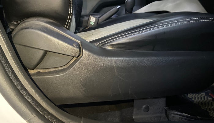 2024 Nissan MAGNITE  XE AMT EZ Shift, Petrol, Automatic, 33,642 km, Driver Side Adjustment Panel