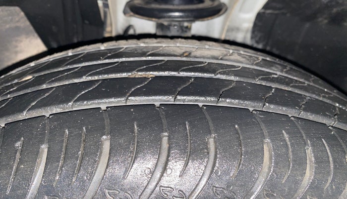 2024 Nissan MAGNITE  XE AMT EZ Shift, Petrol, Automatic, 33,642 km, Right Front Tyre Tread