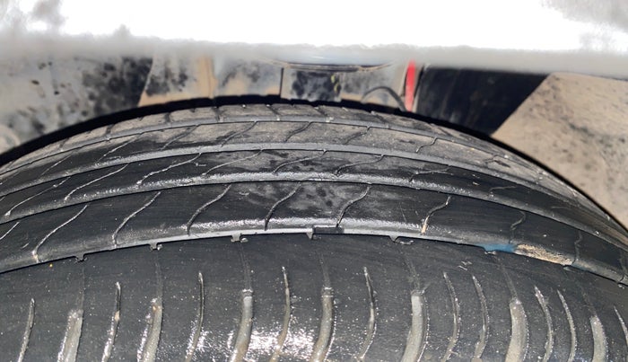 2024 Nissan MAGNITE  XE AMT EZ Shift, Petrol, Automatic, 33,642 km, Left Front Tyre Tread