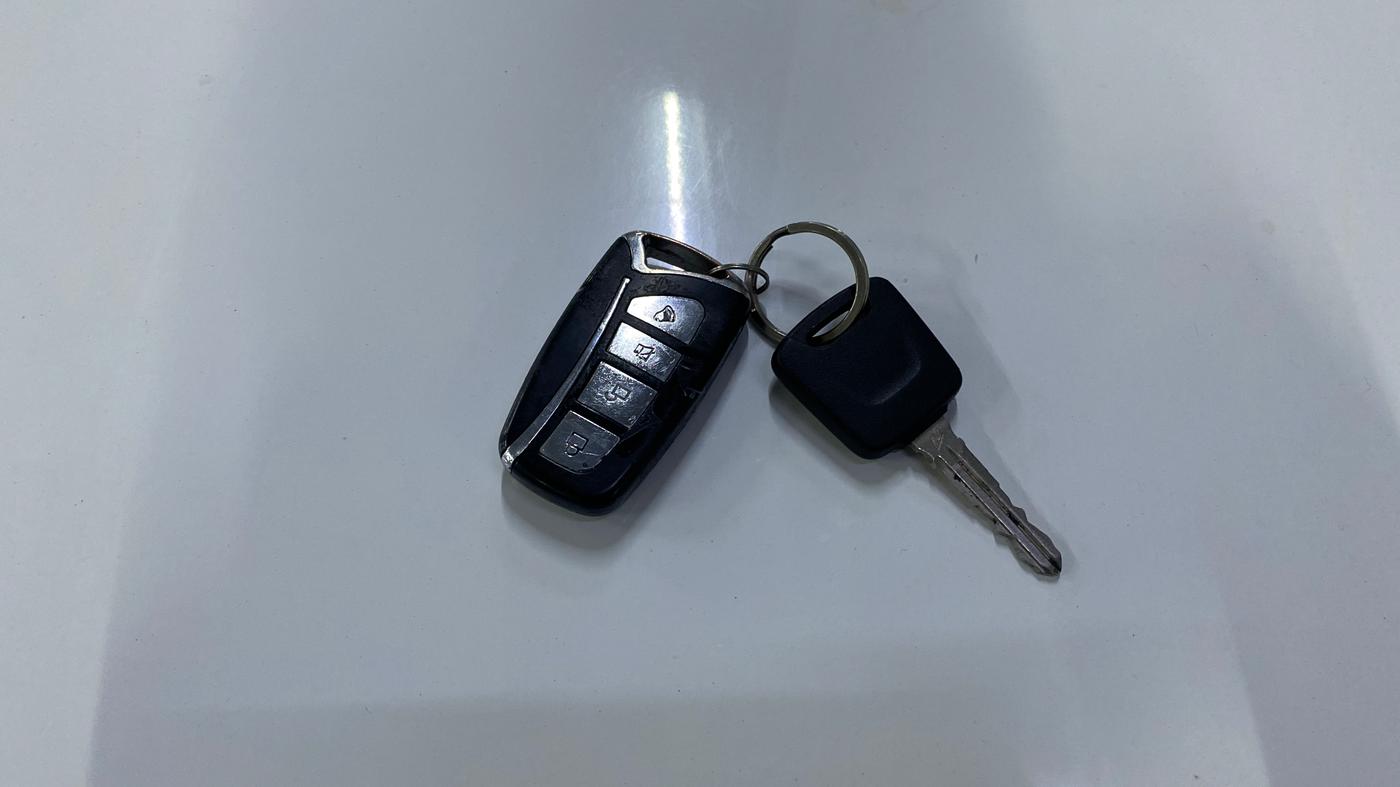2024 Nissan MAGNITE  XE AMT EZ Shift, Petrol, Automatic, 35,050 km, Key Close Up