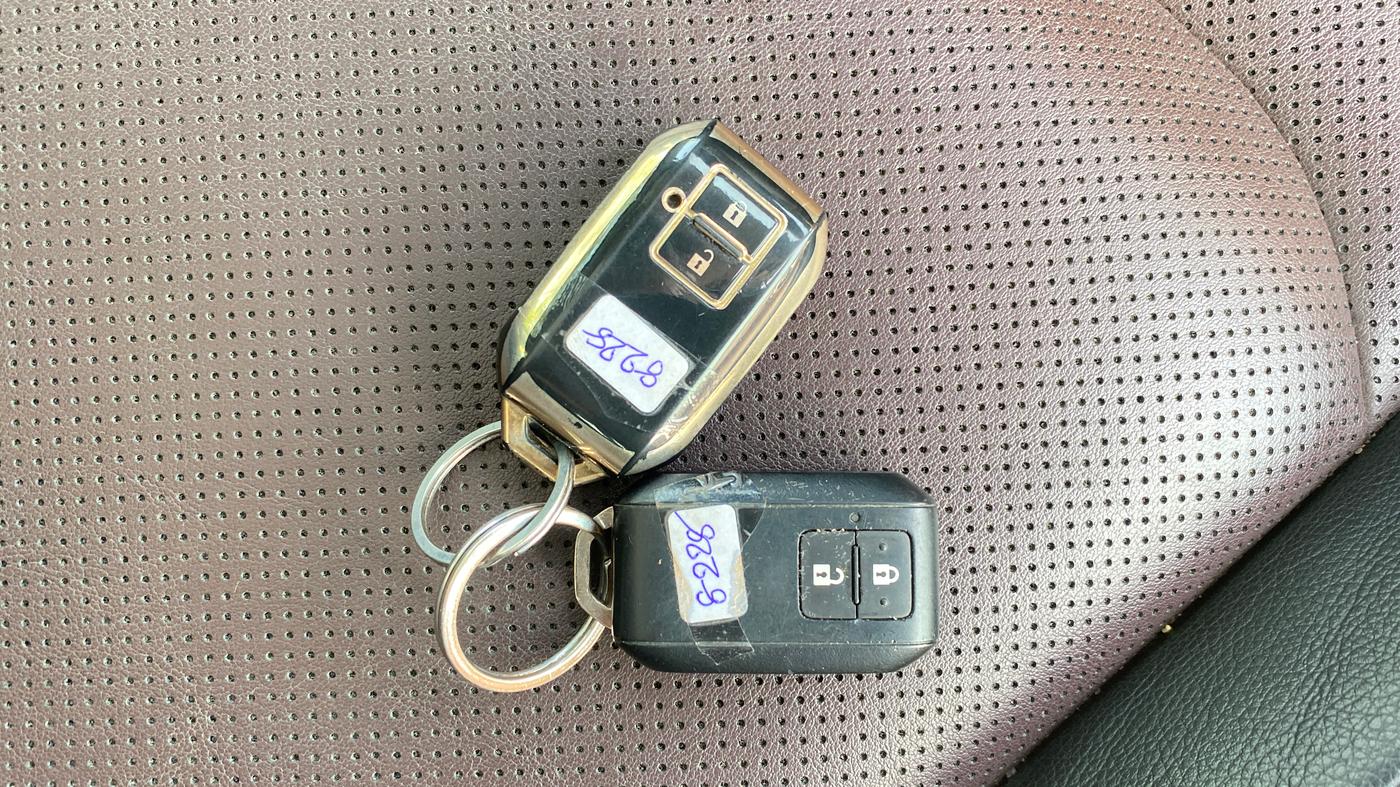 2023 Maruti Grand Vitara ALPHA SMART HYBRID, Petrol, Manual, 38,494 km, Key Close Up