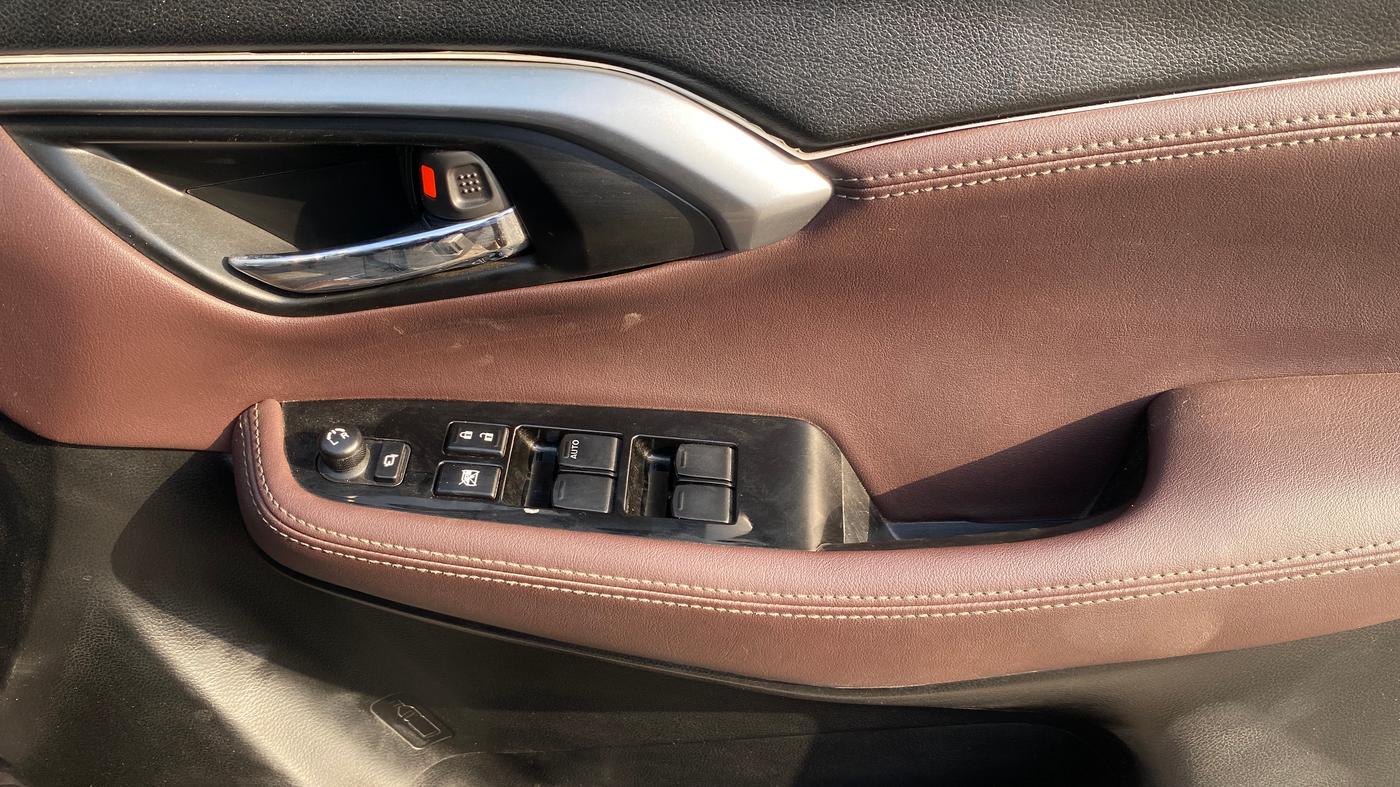 2023 Maruti Grand Vitara ALPHA SMART HYBRID, Petrol, Manual, 38,494 km, Driver Side Door Panels Control
