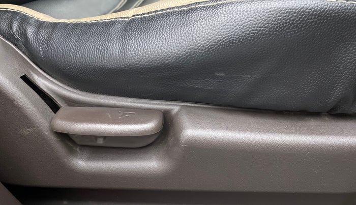 2012 Hyundai Santro Xing GLS PLUS AUDIO, Petrol, Manual, 1,04,398 km, Driver Side Adjustment Panel