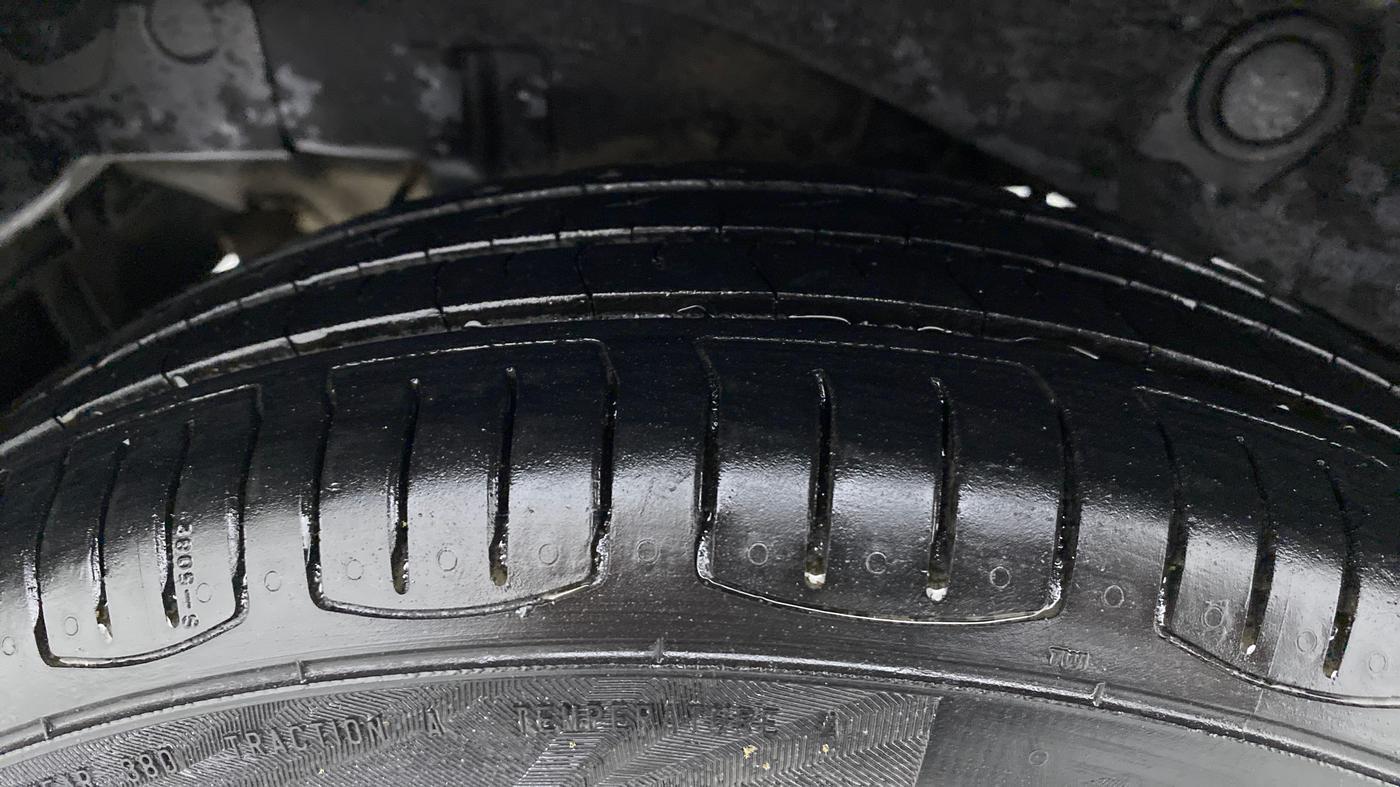 2012 Hyundai Santro Xing GLS PLUS AUDIO, Petrol, Manual, 1,04,398 km, Right Rear Tyre Tread