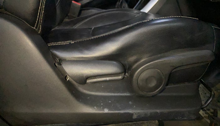 2017 Maruti S Cross ALPHA 1.3, Diesel, Manual, 56,708 km, Driver Side Adjustment Panel